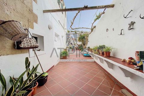 Traditional Minorcan house for sale located in one of the most historic streets of Mahón, close to all services. It has 177m2 distributed on one floor, basement, and patio. The house has a spacious living-dining room with access to a beautiful patio ...