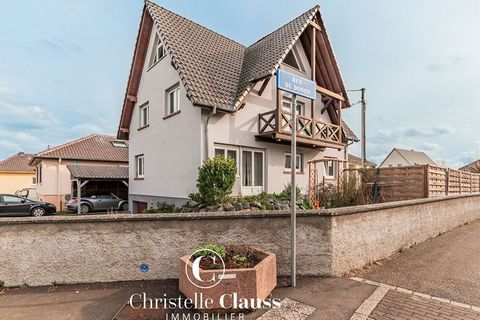 VENDENHEIM, exclusively in your Christelle Clauss Real Estate agency, come and discover this house spread over 3 floors, close to all amenities. This property offers the possibility of transforming it into a single home or keeping the separate spaces...