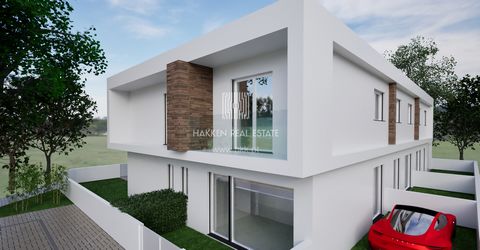 4 bedroom semi-detached house in the beginning of construction and expected to be completed by the end of the year. Inserted in a plot of land with 565 m2, with 156m2 of gross construction area. FLOOR 1: living room ( 25.27 m2 ) with fireplace and fi...