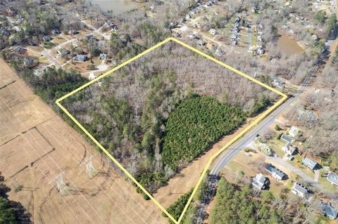Prime Douglasville location with an opportunity to build custom homes surrounded by an established residential area. Just minutes to I-20, Arbor Place Mall, schools, a variety of restaurants, essential shopping, and medical facilities. Plus, with an ...