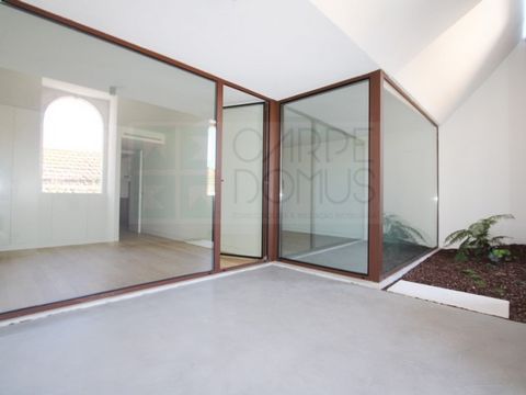 MONTISNÁVIA - Natural Habitat. New residential condominium with terraces and parking, in Alcântara, parish of Estrela, Lisbon. 2 bedroom flat with 151 m2 of total area consisting of: - Entrance hall - Service toilet - Ensuite ( private bathroom with ...