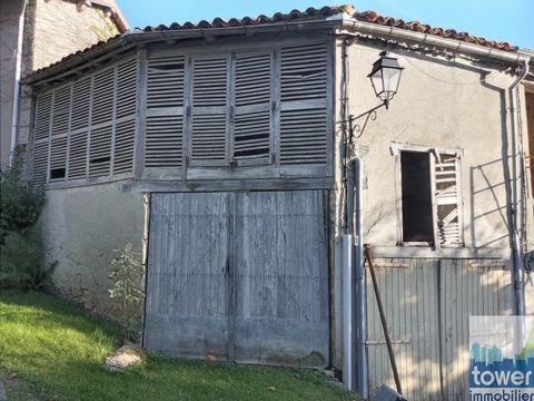 1 hour from Toulouse and Pau, in village commingeois (31) peaceful and close to all outdoor activities (skiing, hiking, walking, fishing, swimming in summer, .....), sells 2 adjoining barns to renovate entirely, composed of 4 rooms on 2 levels with t...