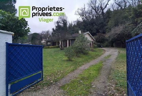 FLOIRAC ( 33 270 ) Sale of Forward occupied paepetuelle on two heads of 76 and 77 years old. Beautiful single-storey property is offered to you on a beautiful wooded plot close to the TRAM A Stop Floirac-Dravement and the bus is a few steps away. It ...