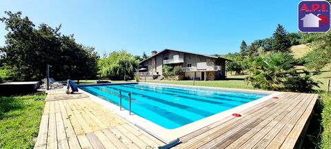 BEAUTIFUL ARCHITECT'S HOUSE WITH SWIMMING POOL Exclusively 5 minutes from FOSSAT, architect's house with a large swimming pool located in a wooded park of around 1.5 hectares. It consists of a fitted kitchen with central island, a large living room, ...