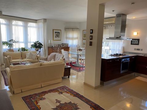 Madliena corner apartment situated on the second floor in a block of eight apartments located in a quiet cul de sac in this highly sought after neighbourhood and flooded with natural light. The entrance leads onto a large open plan living dining and ...
