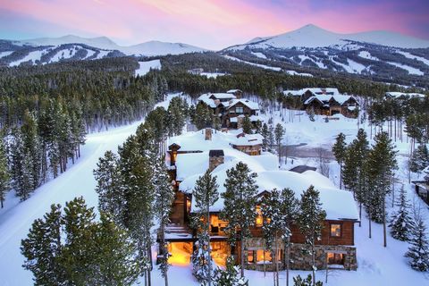 The best Breckenridge has to offer! This timeless SKI home is made for family gatherings and entertaining with 7 huge bedrooms/bunkrooms all with private on suite bathrooms. 3 TRUE master bedrooms with full kitchenettes makes this home perfect for la...