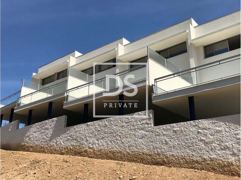 Fantastic 3 bedroom townhouses in Amarante. Composed of: - Basement with closed garage of 34 m2 with automatic gate; - Ground floor with equipped kitchen, living room, toilet service and access to the terrace; - 1st floor with 3 bedrooms (1 of them s...