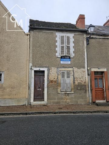Semi-detached townhouse on both sides, built on two levels, it is composed on the ground floor of an entrance, living room, separate toilet, kitchen, shower room, access to the garden by the kitchen. Upstairs there are two bedrooms. Granary. Enclosed...