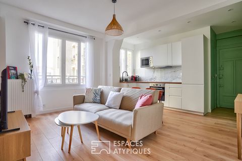 Located in the heart of the sought-after Courbevoie train station area, in the immediate vicinity of shops, this fully renovated apartment of 52.15m2 Carrez is located on the first floor with elevator. In a beautiful, well-maintained old building, th...