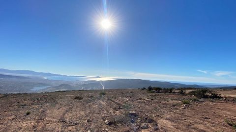 Discover a treasure trove of serenity on this 603.75m² rustic plot of land in Ensenada, Baja California. Located in a gated development with 24/7 access and security, this property offers stunning views of the city and bay. Guaranteed legality for a ...
