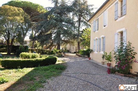 GASCONNE PROPERTY WITH PARK AND OUTBUILDINGS Beautiful natural environment, large outbuildings, ideal family project, shared housing or professional project. Located on the edge of a charming and peaceful village between Fleurance and Auch, this vast...