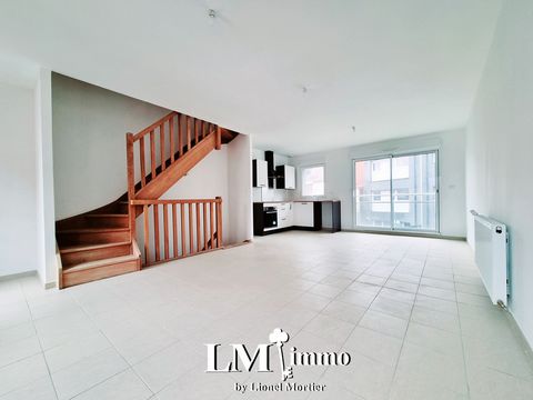 Welcome to LM IMMO, your trusted agency in Lille!     Located in a sought-after area of Lille, this new contemporary house is a real gem not to be missed.   Its convenient location, just a 3-minute walk from a metro station, makes it a coveted opport...