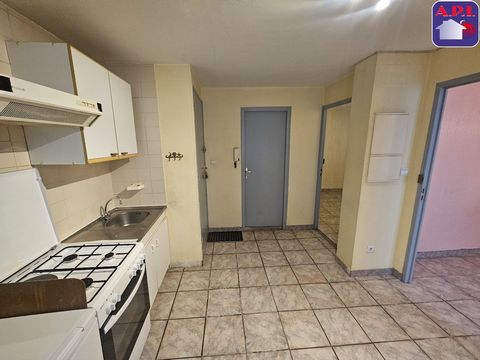 TO SEE Located in a pedestrian street in the old town of Ax Les Thermes, on the ground floor, come and visit this three-room apartment. Small building of 5 apartments. Ski locker. Although subject to the legal status of the Co-ownership. Number of lo...