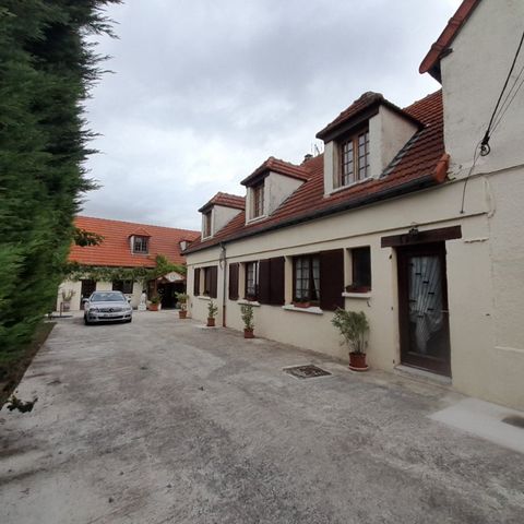 5 km from Laon, on the edge of a village offering all services (school, pharmacy, doctor, shops...) this property, on 1127 m², is composed of a welcoming main house of 220 m² and a restaurant with a surface area approaching 192 m². More coordinates o...