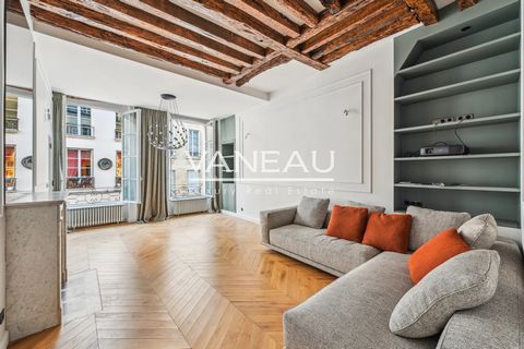 Ideally located in Saint-Germain-des-Prés, on the 2nd floor with elevator of a beautiful 18th century building, a renovated 78m² apartment with 3m high ceilings. Comprising: a living/dining room facing the street, a bedroom facing the courtyard with ...