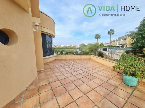 ! CHANCE!..Corner townhouse with terraces and pool in Gandia- Casona..The property has 257 m2 and is distributed over four floors. A 56m basement, the ground floor has a toilet, a fully equipped professional kitchen, and a spacious living-dining room...