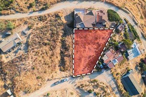 Are you looking for a plot of land to build your ideal home? We present this excellent opportunity to acquire a plot of land in Lomas de Valle Verde, Ensenada Baja California. The land has an area of 872.99m2 and a price of 90 thousand dollars or its...