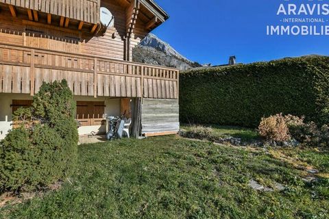 Bienvenido al Chalet Duprée, un chalet adosado tradicional de estilo montañés, situado a 6 km de Le Grand Bornand. Con 101 m², tiene capacidad para 8 personas distribuidas en 4 habitaciones. En la planta baja encontrará dos dormitorios, un baño con d...