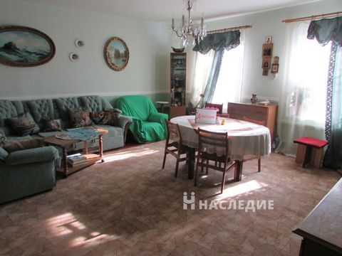 Номер в базе компании: 2641631. Продажа кирпичного дома Ростовская обл., Каменский р-н., рп. Глубокий. Общая площадь 200 кв.м., жилая 165 кв.м., кухня 25 кв.м., участок 4 сотки, свет, вода, газ в доме. Все удобства в доме. Санузел совмещенный, канали...