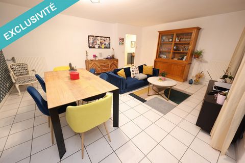 En plein centre ville de Chilly Mazarin appartement de 4 pièces de 70 m², au 5 ème et dernier étage avec ascenseur comprenant : entrée cuisine équipée séjour double de 28 m² donnant sur balcon exposition sud, 2 chambres avec placards, belle salle d e...