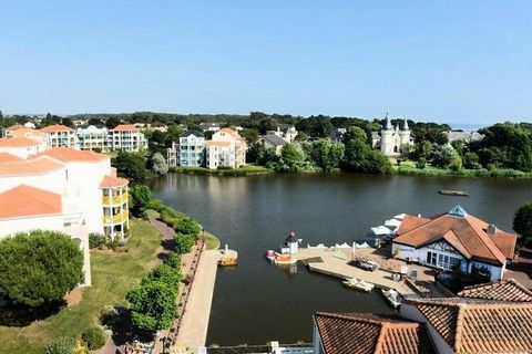 Nasze urocze Maisons de Port Guillaume to apartamenty wakacyjne w Dives-sur-Mer charakteryzujące się ciepłymi i bardzo kolorowymi tonami. Ciesz się morską bryzą w tych pięknych domach położonych zaledwie kilka kroków od przystani. To miejsce, w który...