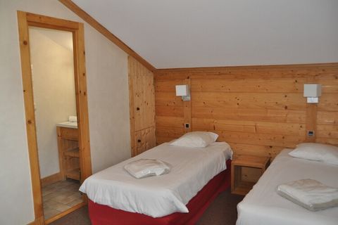 Het appartement in Les Deux Alpes heeft 3 slaapkamer(s) en kan gereserveerd worden tot 8 personen. Accommodatie De accommodatie heeft een oppervlakte van 80 m² iscomfortabel ingerichte en is erg groot, met uitzicht de bergen. De woning bevindt zich o...