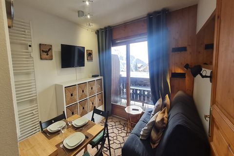 Het appartement in Les Deux Alpes heeft 1 slaapkamer(s) en kan gereserveerd worden tot 4 personen. Accommodatie De accommodatie heeft een oppervlakte van 20 m² isgezellig ingerichte en heeft een mooie keuken. De woning bevindt zich op 10 m van het sk...