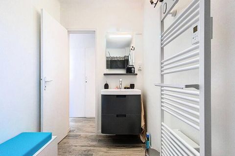 Accommodatie: Voor uw vakantie bieden wij u dit appartement met airconditioning van 65 m2 te huur aan, gelegen op een steenworp afstand van het strand van Lecques. Rustig, het appartement is zeer licht en beschikt over hoogwaardige diensten. Deze bes...