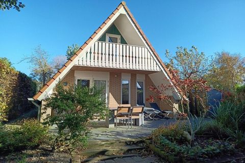 „Vogelvrij 3“ ist ein gemütliches Ferienhaus mit wunderschöner Aussicht über Grachten, Wiesen und Tulpenfelder. Das Haus befindet sich in einem kleinen ruhigen Ferienpark in Burgerbrug. Den Strand von Petten erreicht man mit dem Fahrrad oder dem Auto...