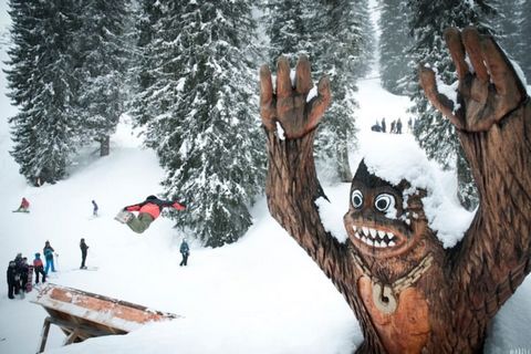 Résidence Les Ruches znajduje się w dzielnicy o tej samej nazwie w pięknym kurorcie Avoriaz. Skupia budynki Allegro, Vivace i Andante. Ciesz się bezpośrednią bliskością centrum kurortu z licznymi restauracjami i wszystkimi atrakcjami tego uroczego, r...