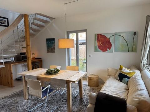 Entdecken Sie Ihr neues Zuhause in einem echten Naturparadies! Dieses 60 m² große Duplex-Apartment bietet alles, was das Herz begehrt: Ruhe, Licht und viel Raum zum Durchatmen. Gelegen in einer absoluten Idylle, genießen Sie schöne Wohnräume, einen G...