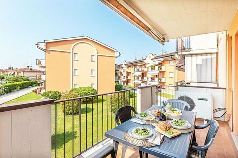 Located in Sirmione, inside a residence with swimming pool and wide green areas, beautiful renovated 1 bedroom apartment for a group or family holiday up to 4 people! The apartment, equipped with free Wi-Fi internet connection, welcomes guests with a...