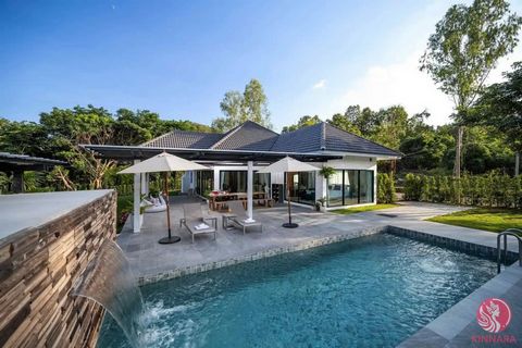 Nestled in Nam Phrae, Hang Dong, this 3-bedroom pool villa offers breathtaking lake and mountain views. Enjoy the convenience of two kitchens, proximity to Grand Canyon waterpark, Panyaden International School, and Mae Hia market. With a spacious lan...