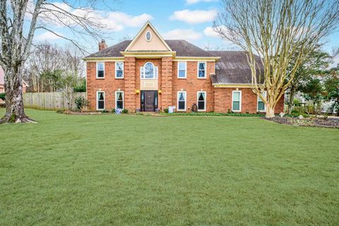 Open House Jan. 12 from 1-3pm! This stunning 2-story brick home is located in one of Colliervilleâs most desirable neighborhoods. Offering 4 bedrooms and 2.5 bathrooms, this well-maintained home boasts tons of character with wood floors, 2-story entr...