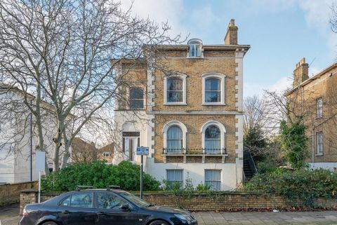 Boasting in excess of 4,500 sq ft of internal space this home provides the perfect canvas for bespoke living. The generously sized rooms are bathed in natural light thanks to large period windows, and features the high ceilings characteristic of Vict...