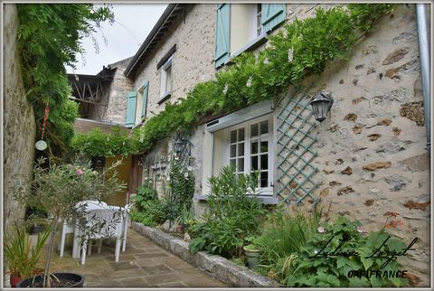 A moins de 5 min de Château-Thierry en direction de Montreuil-aux-lions, je vous propose de découvrir cette belle maison en pierre de 154 m², située au calme. Entièrement entretenue, elle ne nécessite aucuns travaux, ce qui vous permet de vous y inst...