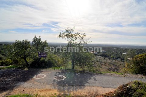 Property consisting of almost one hectare of land with a superb view.The soil is rocky and is located where the Barrocal of the Algarve meets the mountains.On the property you will find several trees such as olive trees, arbutus trees and carob trees...