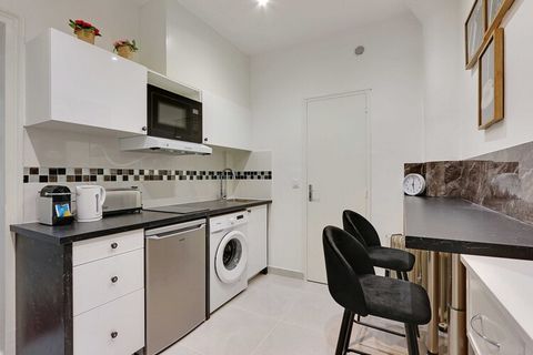 Welcome to our 32m2 one-bedroom apartment for 2 located in the 12th arrondissement in the Bercy district. Our cocoon promises comfort and convenience for a peaceful stay in Paris. Close to all amenities and several metro stations. The apartment's geo...