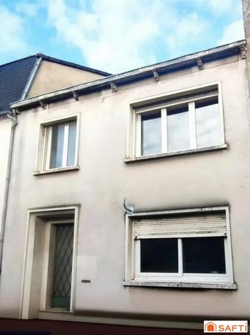 Description of this 3-room, 73 m² (approximately 786 sq. ft.) house for sale Townhouse close to facilities Located in the charming town of Bellac (87300), this house enjoys an ideal location near all essential facilities. Just 45 minutes from Limoges...