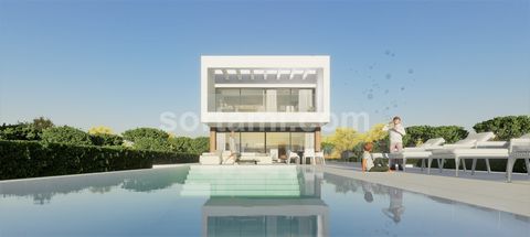 Situada en la prestigiosa zona de Vila Sol, esta moderna villa ha sido diseñada para proporcionar el máximo confort y sofisticación, incorporando materiales de alta calidad y las soluciones tecnológicas más avanzadas en eficiencia energética. La prop...