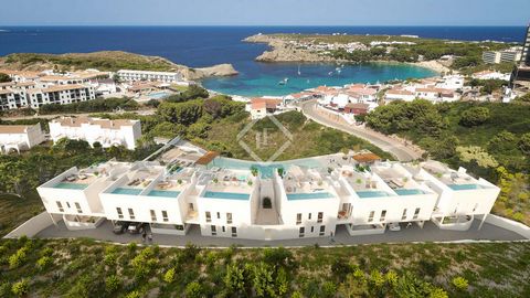 This duplex penthouse is part of Arenal Beach, a new development with a privileged location, very close to the beach and overlooking the sea, on the fantastic island of Menorca, with its enviable climate. All this without giving up having all the nec...