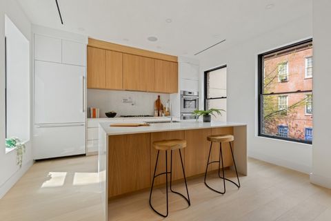 Introducing this brand-new 2-bedroom, 2-bathroom floor-through condominium in the heart of Boerum Hill, offering private storage, a spacious balcony, and beautifully crafted interiors. Located just moments from Whole Foods, Barclays Center, BAM, DeKa...