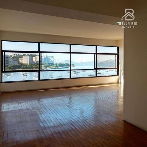 Discover your perfect getaway in Botafogo, where elegance meets comfort in this spacious 200m² apartment. With 3 bedrooms and 3 bathrooms, this sunny residence offers the ideal balance of sophistication and practicality. Enjoy the unique natural ligh...