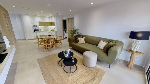 APPARTEMENT AU REZ-DE-CHAUSSÉE Á GUARDAMAR DEL SEGURA~~Ces appartements ont 3 chambres à coucher, 2 salles de bains, salon ouvert avec cuisine, avec jardin privé. L'étage intermédiaire avec terrasse et L'étage supérieur avec solarium privé.~~Complexe...