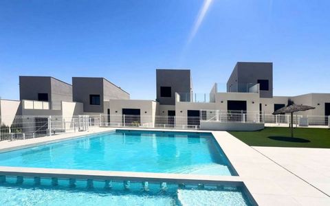 Semi-detached villas in Altaona Golf, Murcia, Costa Calida18 homes on the second line of golf. With plots ranging from 135m2 to 190m2, with optional private pool and community pool and solarium area. The interiors are spacious and bright, designed to...