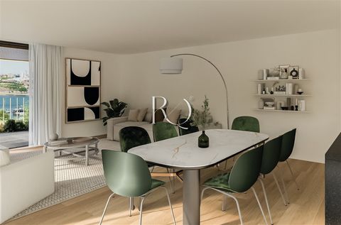 Space for your family Marina Douro's 3 bedroom apartments were designed to accommodate large or growing families, ensuring comfort and privacy for all members. With an intelligent distribution, each space is optimized, while a large balcony connects ...