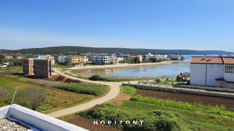 Ekskluzywne apartamenty w nowym budynku w doskonałej lokalizacji, zaledwie 70 metrów od morza, z widokiem na morze, blisko piaszczystych i żwirowych plaż. Planowany termin realizacji: wrzesień 2024 r. Apartament jest przestronny i funkcjonalny, ideal...