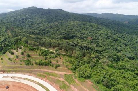 Lots for mountain residential community development Lots for development of social interest There is an EOT (Approved Land Use Scheme) Located 21.5 km northeast of the city center. With access from the North Corridor through the Villalobos entrance a...