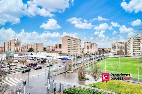 Villeurbanne (69100), Bel Appartement 2 pièces de 48m² situé dans le quartier Gratte Ciel. Au 3e étage avec ascenseur dans une résidence de standing, cet appartement traversant de 48m² offre une belle luminosité. Vous profiterez d'un cadre de vie cal...