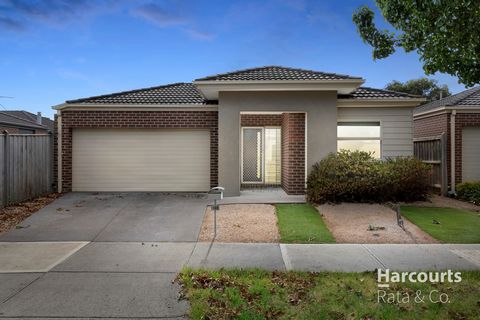 Representing admirable presentation and situated in a prized location, you are within proximity to both primary and secondary schools, parkland & walking tracks, train stations, bus stops, local shops, restaurants, cafes, and more! A bright and light...